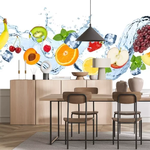 Sticker  Panorama d'éclaboussure d'eau avec divers glaçons de fruits et feuilles de menthe fraîche isolées sur fond blanc